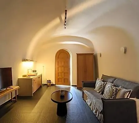 Hotell Lotus Cave *